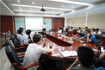 中特党总支举办“不忘初心，牢记使命”主题教育专题讲座